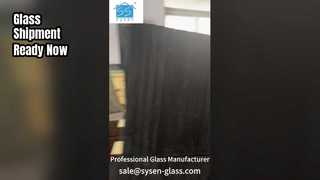 مستودع مصنع الزجاج يستعد للشحن